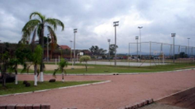 Inaugurada quadra poliesportiva em parque de Portão Portal do Estado