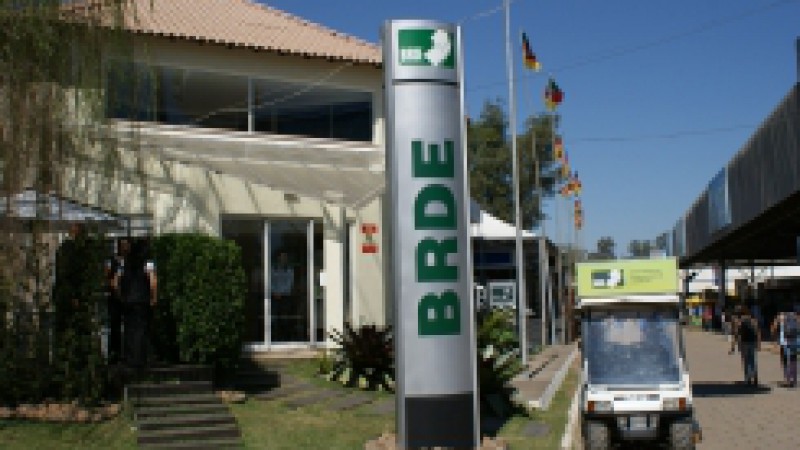 Latic Nios Renner Investe R Milh Es Financiamento Do Brde