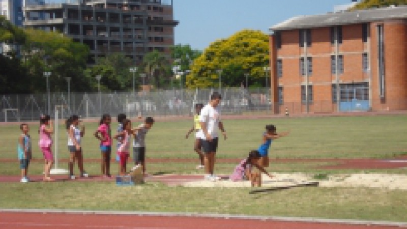 Col Nia De F Rias Para Alunos Da Rede P Blica Atende Crian As