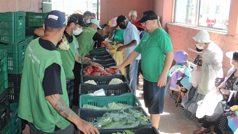 Ceasa distribui alimentos para famílias carentes Portal do Estado do