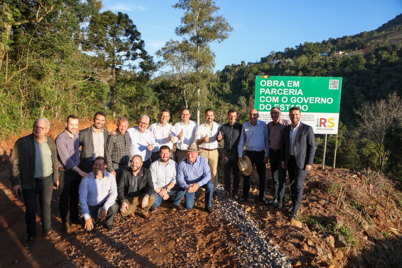 Leite Vistoria Obras De Pavimenta O Do Vale Aurora E Reforma Da