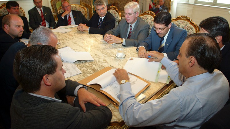 Chefe da Casa Civil Alberto Oliveira em reunião com Líderes de Bancada da base de sustentação do Governo.