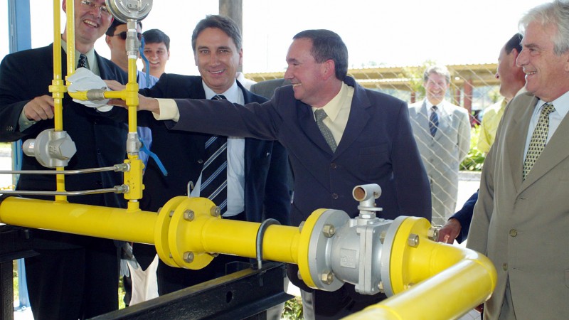 Governador do Estado Germano Rigotto, inaugura o gasoduto Farroupilha - Carlos Barbosa, com extensão de 22 quilômetros.