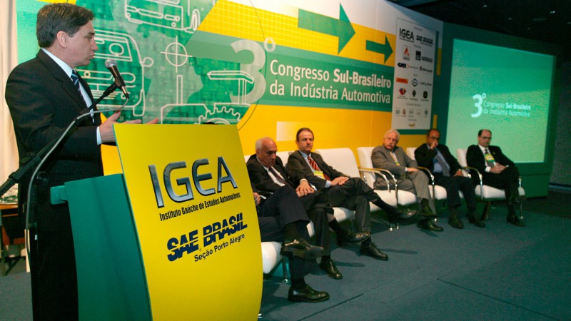 Governador Germano Rigotto durante a solenidade de abertura do 3º Congresso Sul-Brasileiro da Indústria Automotiva. Local: Salão de Convenções da Fiergs.