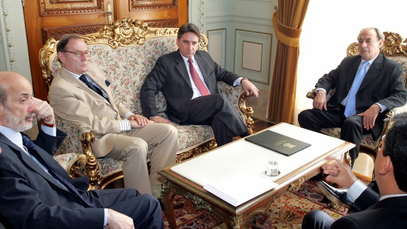 Governador Germano Rigotto em audiência com os embaixadores participantes do 1º Fórum dos Embaixadores do Mercosul: Juan Carlos Olima, da Argentina, Bernardo Pericás Neto, do Brasil, Bernardino Saguier Caballero, do Paraguai, e Agustín Espinosa Lloveras,