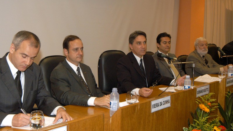 Governador durante o ato em defesa do Movimento Democr&aacute;tico de Direito e do Pacto Federativo. Local: Audit&oacute;rio Desembargador M&aacute;rcio Oliveira Puggina, da Escola Superior da Magistratura.