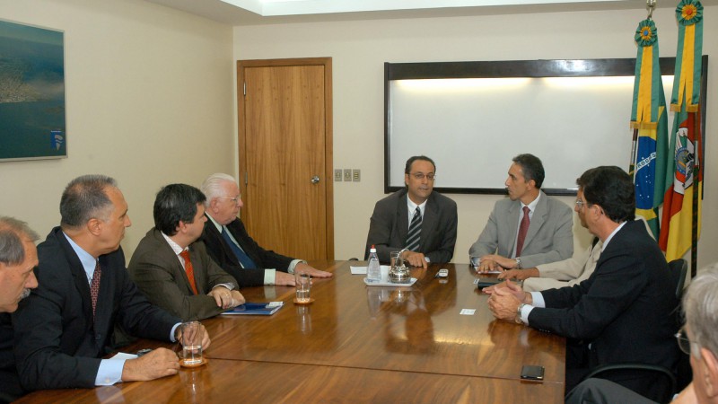 O secretário da Infra-Estrutura e Logística, Daniel Andrade, reuniu-se com o representante do grupo espanhol Abertis&ALG, José Enrique Pérez, para tratar da possibilidade de investimento na Plataforma Logística Multimodal, a ser construída em Canoas.