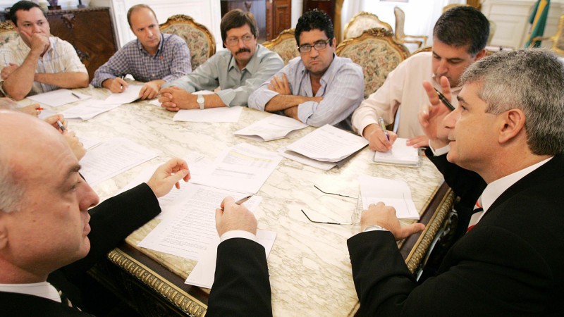 O chefe da Casa Civil, Luiz Fernando Záchia, durante audiência com representantes da CUT.