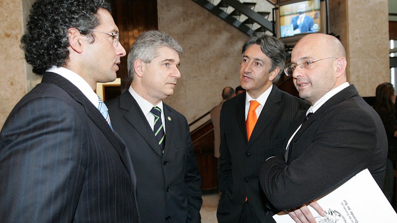 O presidente da Assembl&eacute;ia, Frederico Antunes, o chefe da Casa Civil, Luiz Fernando Z&aacute;chia, o deputado estadual Berfran Rosado e o secret&aacute;rio da Fazenda, Aod Cunha, acompanham a vota&ccedil;&atilde;o na Assembl&eacute;ia Legislativa dos projetos que criam os dois fundos