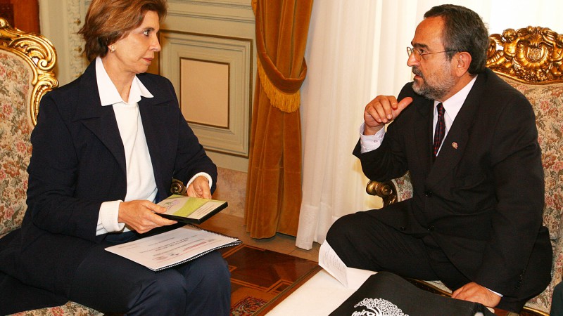 A governadora Yeda Crusius, durante audi&ecirc;ncia com Wladir Silveira, da C&acirc;mara Rio-Grandense do Livro.