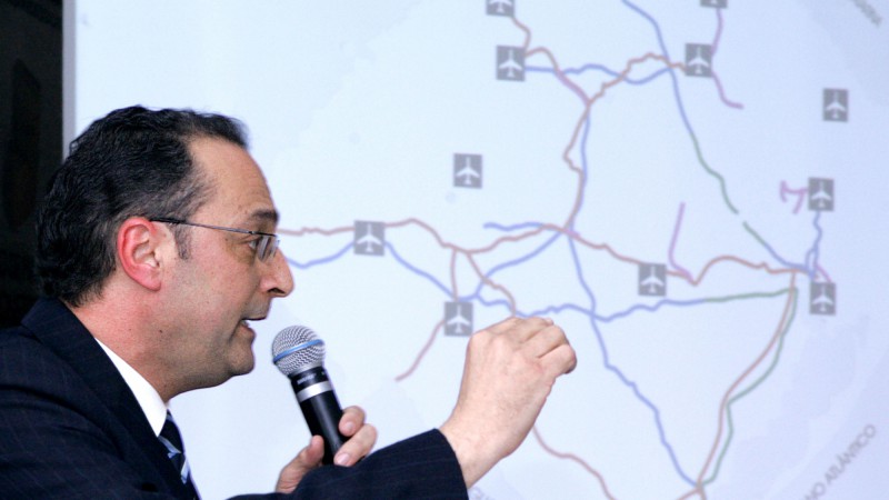O secretário de Infra-Estrutura e Logística, Daniel Andrade, durante palestra no Sinduscon (Sindicato da Indústria da Construção Civil).