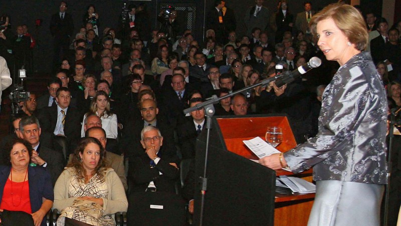 A governadora Yeda Crusius durante cerimônia de abertura do 19º Congresso Gaúcho de Rádio e Televisão.