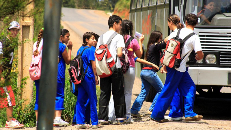 Transportes escolares trafegam com mais seguran&ccedil;a devido as obras na VRS 864 entre o distrito de Forqueta e Mato Perso.