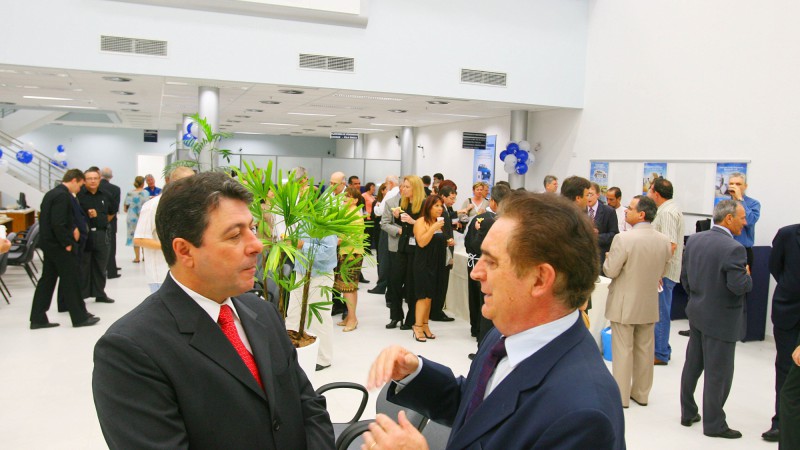 O presidente do Banrisul, Fernando Lemos e o diretor superintendente da Companhia Zaffari, Marcelo Zaffari, durante solenidade de inauguração da moderna e ampla agência Passo da Areia, situada no Bourbon Shopping Assis Brasil.