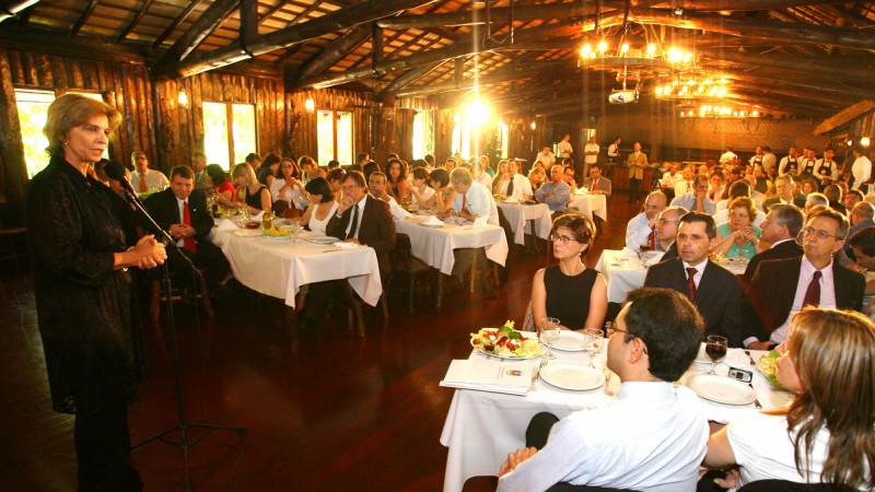 A governadora Yeda Crusius, durante almoço com a imprensa.