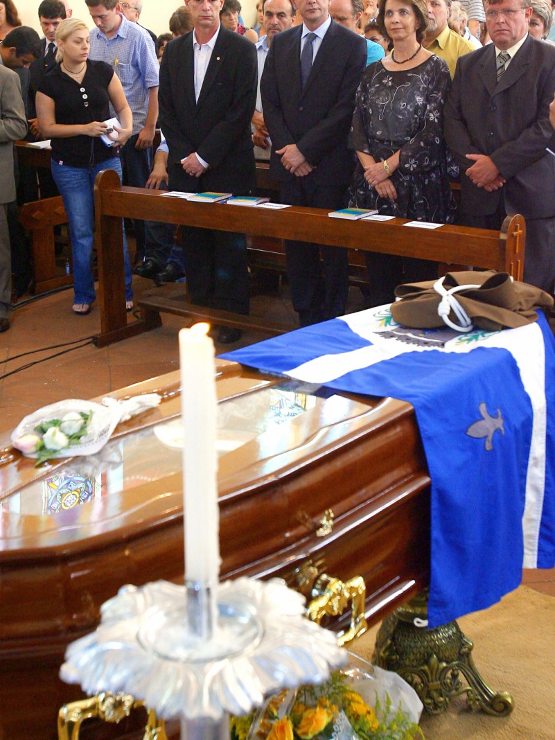 A governadora Yeda Crusius durante missa de despedida do cardeal dom Aloisio Lorscheider, na igreja Matriz São João Batista, em Imigrante-RS.