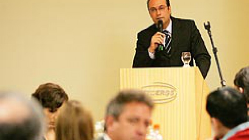 Ao participar, nesta quinta-feira (24), do debate Matriz Energ&eacute;tica e Pol&iacute;ticas de Energia, promovido pela Sociedade de Engenharia do Rio Grande do Sul, o secret&aacute;rio de Infra-Estrutura e Log&iacute;stica, Daniel Andrade, mostrou a necessidade de investimentos