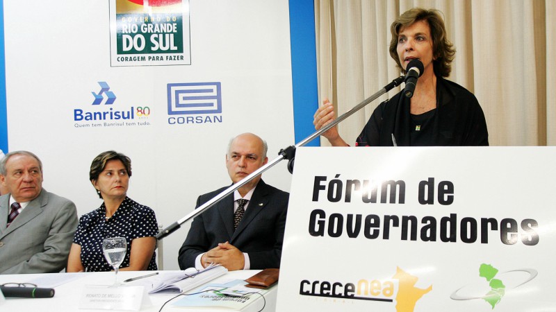 A governadora Yeda Crusius durante reuni&atilde;o Plen&aacute;ria do 10&ordm; F&oacute;rum de Governadores Codesul / Crecenea-Litoral.