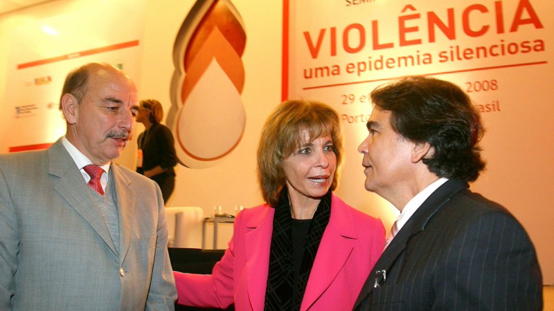 A governadora Yeda Crusius e o secret&aacute;rio da Sa&uacute;de, Osmar Terra com o Ministro da Sa&uacute;de Jos&eacute; Gomes Tempor&atilde;o, durante abertura do Semin&aacute;rio Nacional Viol&ecirc;ncia: Uma Epidemia Silenciosa e posse da diretoria do Conass (Conselho Nacional de Secret&aacute;rios de