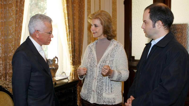 A Governadora Yeda Crusius e o secret&aacute;rio Geral de Governo, Erik Camarano(d), durante reuni&atilde;o com o ministro extraordin&aacute;rio de Assuntos Estrat&eacute;gicos, Roberto Mangabeira Unger.