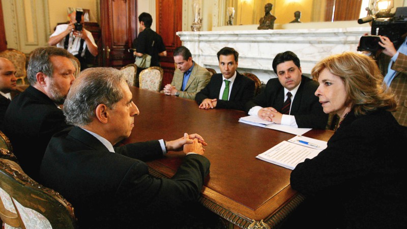 A Governadora Yeda Crusius, recebe o prefeito, José Fogaça, para tratar assuntos sobre a Copa de 2014 em Porto Alegre.