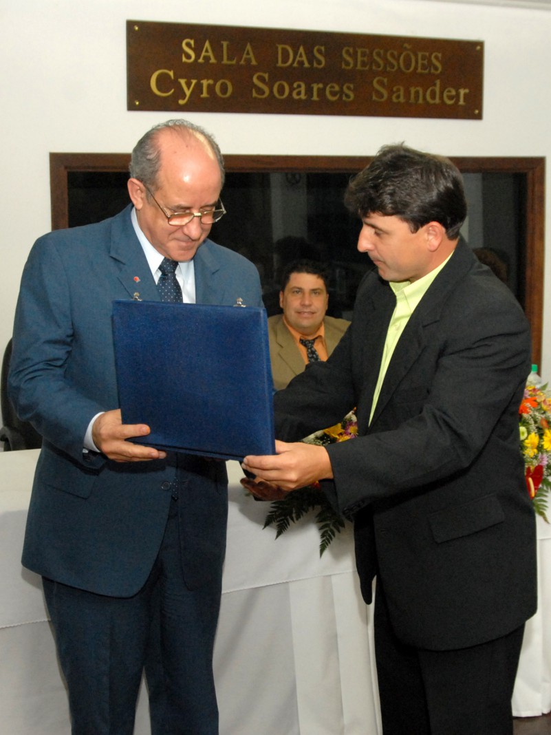 O presidente do Grupo CEEE, José Francisco Pereira Braga, e os diretores Ricieri Dalla Valentina Júnior (Geração); Caio Rocha (Financeiro) e Rogério Sele da Silva (Distribuição), acompanhados pelo chefe da Divisão Sistema Salto, em Canela, Marcelo Matte