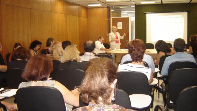 A partir de julho próximo, a Escola de Saúde Pública (ESP), vinculada a Secretaria da Saúde, passará a oferecer o curso de Mestrado Profissionalizante em Gestão de Sistemas e Serviços de Saúde. Será o primeiro curso de mestrado implantado na ESP que