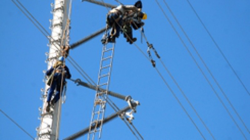 A obra, com investimento de R$ 18,8 milhões, tem 18 quilômetros e liga às subestações Gravataí 2 e Porto Alegre 8 na zona norte de Porto Alegre A Companhia Estadual de Geração e Transmissão de Energia Elétrica, empresa do Grupo CEEE, finaliza, nesta