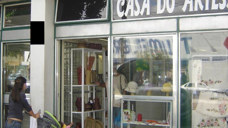 A Casa do Artes&atilde;o, que funciona junto &agrave; ag&ecirc;ncia FGTAS/Sine de Esteio, tem novo acesso, com uma porta frontal na avenida Presidente Vargas, 2536. Conta ainda com uma rampa para facilitar a entrada de pessoas portadoras de defici&ecirc;ncia e m&atilde;es com carrinhos