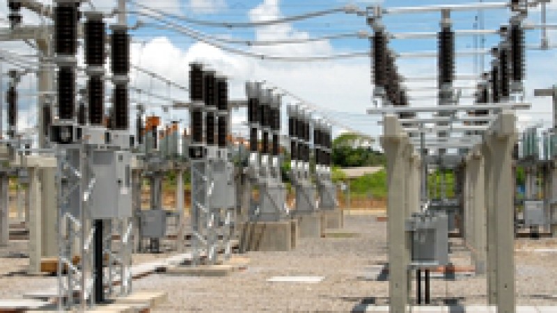 As melhorias no Programa Luz para Todos nos municípios da região Centro-Sul chegam a R$ 15 milhões e já beneficiaram 2,7 mil clientes O Grupo CEEE entrega à comunidade de Dom Feliciano neste sábado (26) obras que irão melhorar o fornecimento de