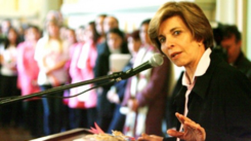 A governadora Yeda Crusius lança, nesta quinta-feira (6), às 15 horas, no Palácio Piratini, a Consulta Pública para Plano Estadual de Políticas Públicas para Mulheres. O plano estará disponível para avaliação e contribuições da população no site do