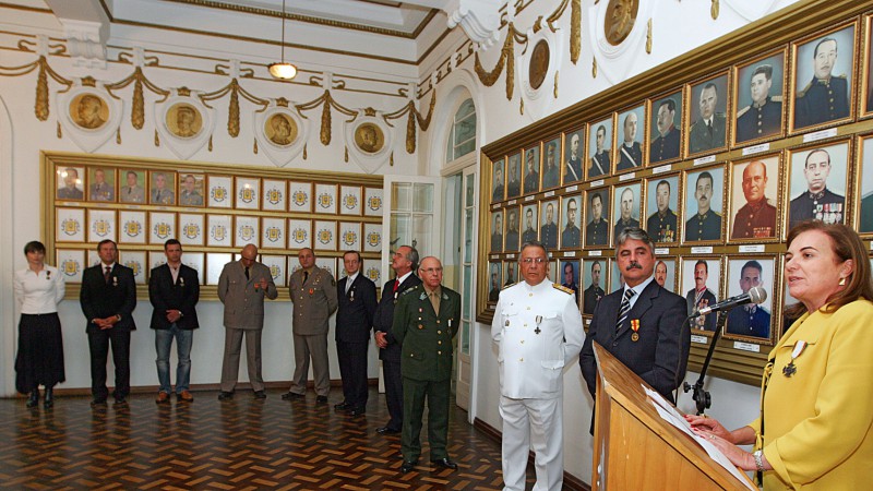 A procuradora-geral de Justiça do Estado, Simone Mariano da Rocha, em seu discurso durante solenidade de entrega da Medalha Tiradentes, realizada no quartel do Comando Geral da Brigada Militar, em Porto Alegre.