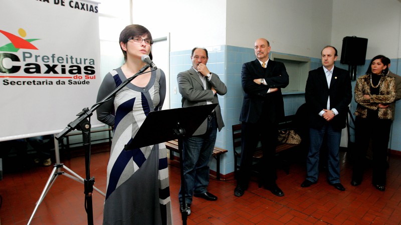 A presidente do Comitê de Ação Solidária, Tarsila Crusius, durante inauguração do Centros de Aplicação e Monitoração de Medicamentos Injetáveis (CAMMIs).