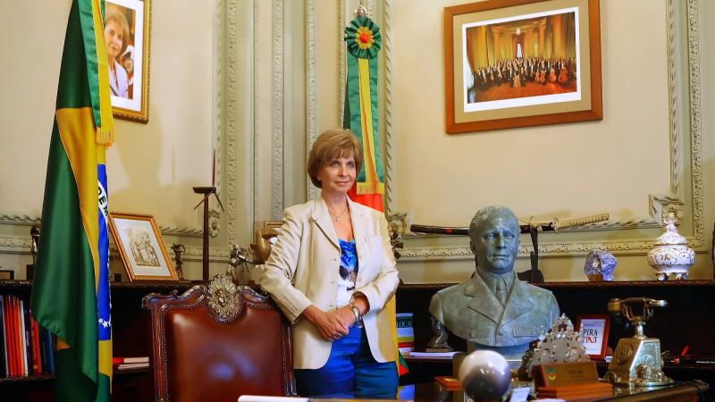 A governadora Yeda Crusius, homenageia Flores da Cunha pelos 50 anos de sua morte.
