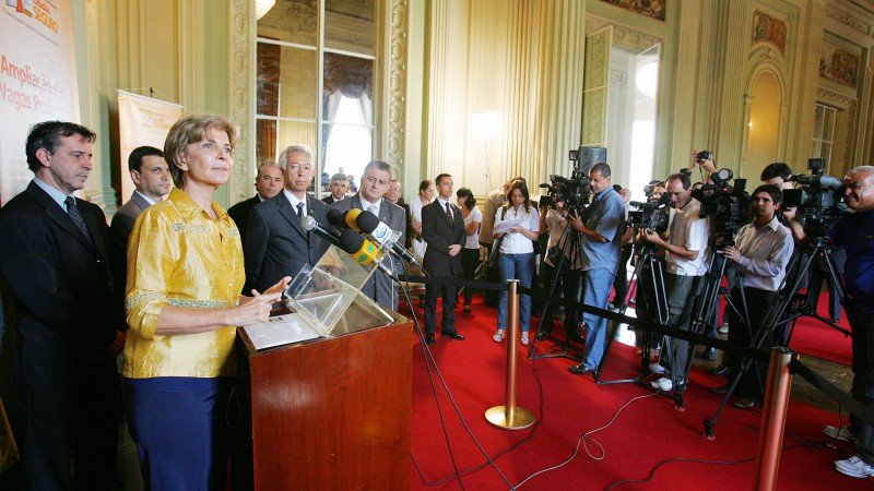 Governadora Yeda Crusius, durante coletiva a imprensa, após anuncio de obras em presídios e reunião com a Força-Tarefa para Criação, Recuperação de Vagas e Aparelhamento de Sistema Prisional gaúcho.