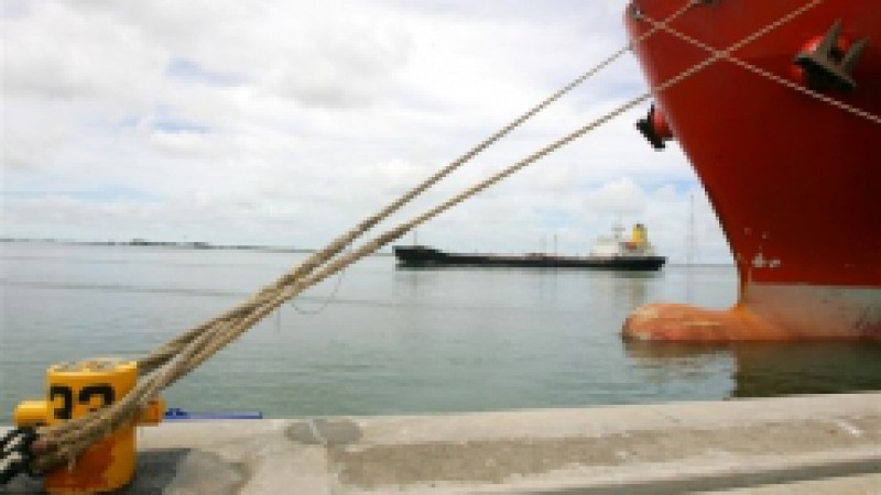 Ação conjunta entre governo do Estado, pela Secretaria de Infra-Estrutura e Logística, e governo federal, por meio da Secretaria de Portos, garantiu na terça-feira (10) obra de dragagem para aprofundamento do canal de acesso ao Porto do Rio Grande, que