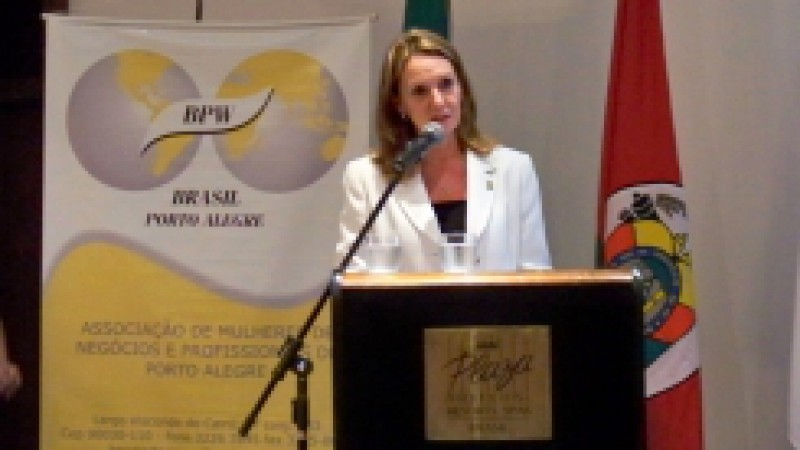A coordenadora estadual da Mulher, Maria&nbsp;Helena Gonzalez, representou o governo do Estado na&nbsp;posse da nova diretoria&nbsp;da&nbsp;Associa&ccedil;&atilde;o de Mulheres de Neg&oacute;cios e Profissionais de Porto Alegre (BPW),&nbsp;na&nbsp;ter&ccedil;a-feira (17), no Hotel Plaza S&atilde;o Rafael.&nbsp; Foi eleita