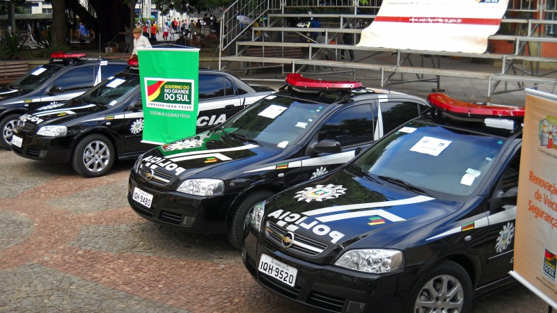 Mercado de viaturas policiais cresce no Brasil e atrai fabricantes -  08/07/2010 - UOL Carros