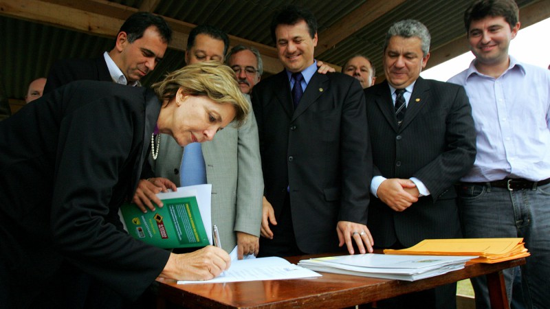 A governadora, Yeda Crusius, entrega RSC-481; Entrega simbólica da Pavimentação da ERS-347 (trecho entre Ibarama e Sobradinho) e da ponte sobre o Arroio Segredo; início dos serviços do Lote 11 do Programa Emergencial de Recuperação de Rodovias pelas