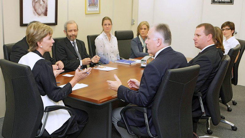 A governadora recebe em seu Gabinete no Centro Administrativo Fernando Ferrari(Caff), representantes da Dimed/Panvel e do Instituto da Criança com Diabetes.