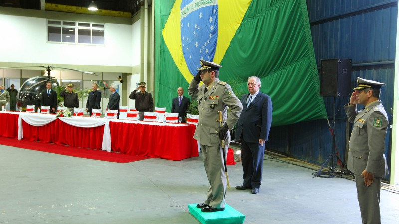 O comandante Geral da Brigada Militar, Cel. João Carlos Trindade, participa da solenidade alusiva aos 21 anos do Batalhão de Aviação da Brigada Militar, em cerimônia realizada no Hangar da BM, no Aeroporto Internacional Salgado Filho, em Porto Alegre.