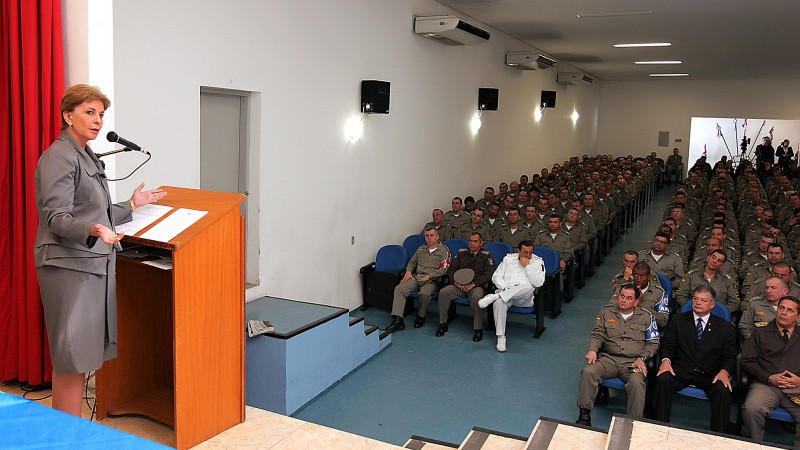 Governadora Yeda Crusius, realiza pronunciamento durante aula inaugural do Curso Básico de Administração Policial Militar 2010.