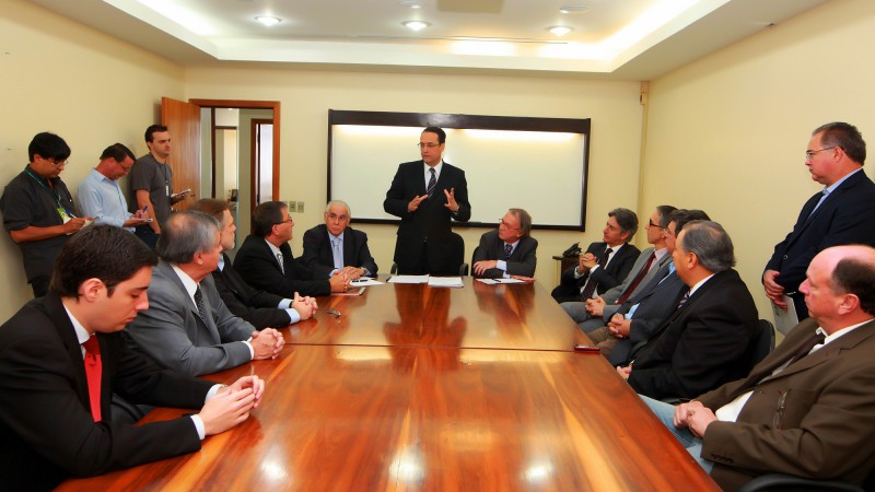 O secret&aacute;rio da Infraestrutura e Log&iacute;stica, Daniel Andrade, junto com a empresa SETAL anunciam investimento naval em S&atilde;o Jos&eacute; do Norte.