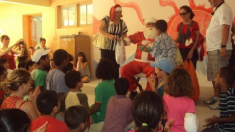 Os acolhidos do N&uacute;cleo de Abrigo Residencial Ipanema, da Funda&ccedil;&atilde;o de Prote&ccedil;&atilde;o Especial do Rio Grande do Sul, tiveram a festa de Natal nesse final de semana. O evento teve brincadeiras em cama el&aacute;stica, piscina de bolinhas, dan&ccedil;as, salgados e doces e