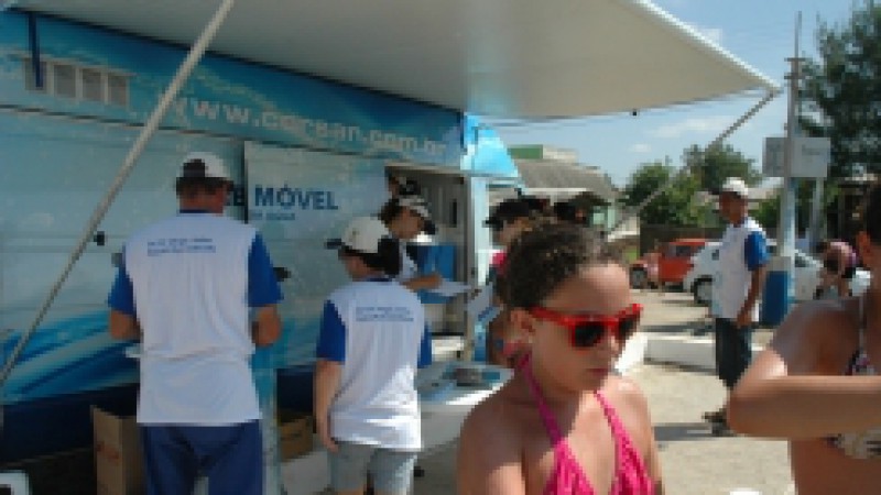 Com o objetivo de monitorar a qualidade da água consumida pelos visitantes da 33° Expointer, a Corsan deslocou para o parque Assis Brasil, em Esteio, o laboratório móvel. Duas vezes por dia, técnicos da companhia recolhem amostras de água em diversos