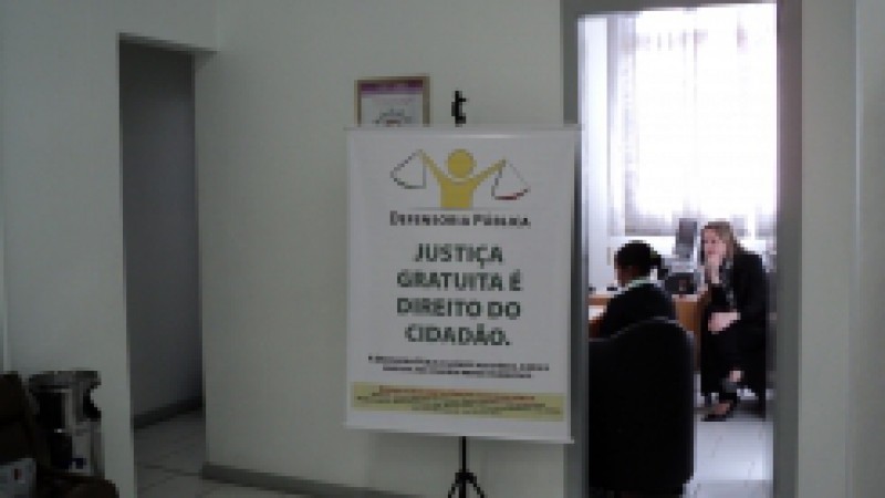 A Defensoria Pública do Rio Grande do Sul (DPE/RS) iniciou, nesta segunda-feira (17), a distribuição de 175 mil cartilhas voltadas à conscientização da população sobre o problema da violência contra a mulher. Editada pelo Núcleo de Atendimento de