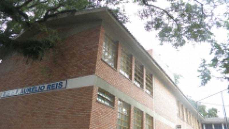 Como parte da programação da Semana da Educação 2010, foi inaugurada, nesta sexta-feira (30), a obra de ampliação da Escola Estadual Aurélio Reis, no bairro Jardim Floresta, zona Norte de Porto Alegre. Foram investidos R$ 479,6 mil na construção de