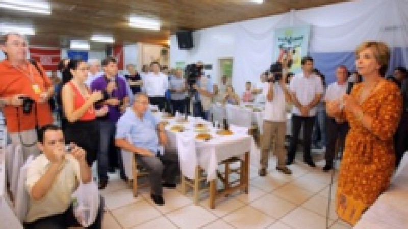 Em Erechim, onde participou, neste s&aacute;bado &agrave; noite, de um jantar em homenagem ao Grenal de n&uacute;mero 379, a governadora Yeda Crusius afirmou que o cl&aacute;ssico &eacute; um momento de reafirmar a paz e o bom futebol. Os dois times duelam neste domingo, no Est&aacute;dio