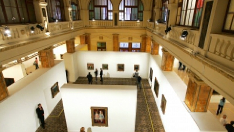 O Museu de Arte do Rio Grande do Sul ultrapassa os próprios limites de espaço e tempo e oferece, pela primeira vez ao público, a oportunidade de visitar uma exposição após o seu encerramento de qualquer lugar da cidade, do estado, do país ou do mundo.