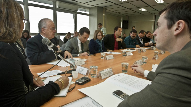 11.05.11: Secretária Adj. do CDES  e Coord. das câmaras temáticas Mari Machado, o Secretário do Desenvolvimento e Promoção do Investimento Mauro Knijnk e o Secretário da Economia Solidária e apoio à Micro e Pequena Empresa Maurício Dziedricki na